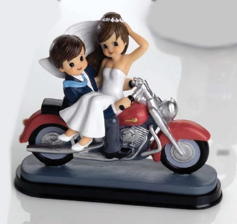 Figura de novios en motocicleta Figura de novios en motocicleta